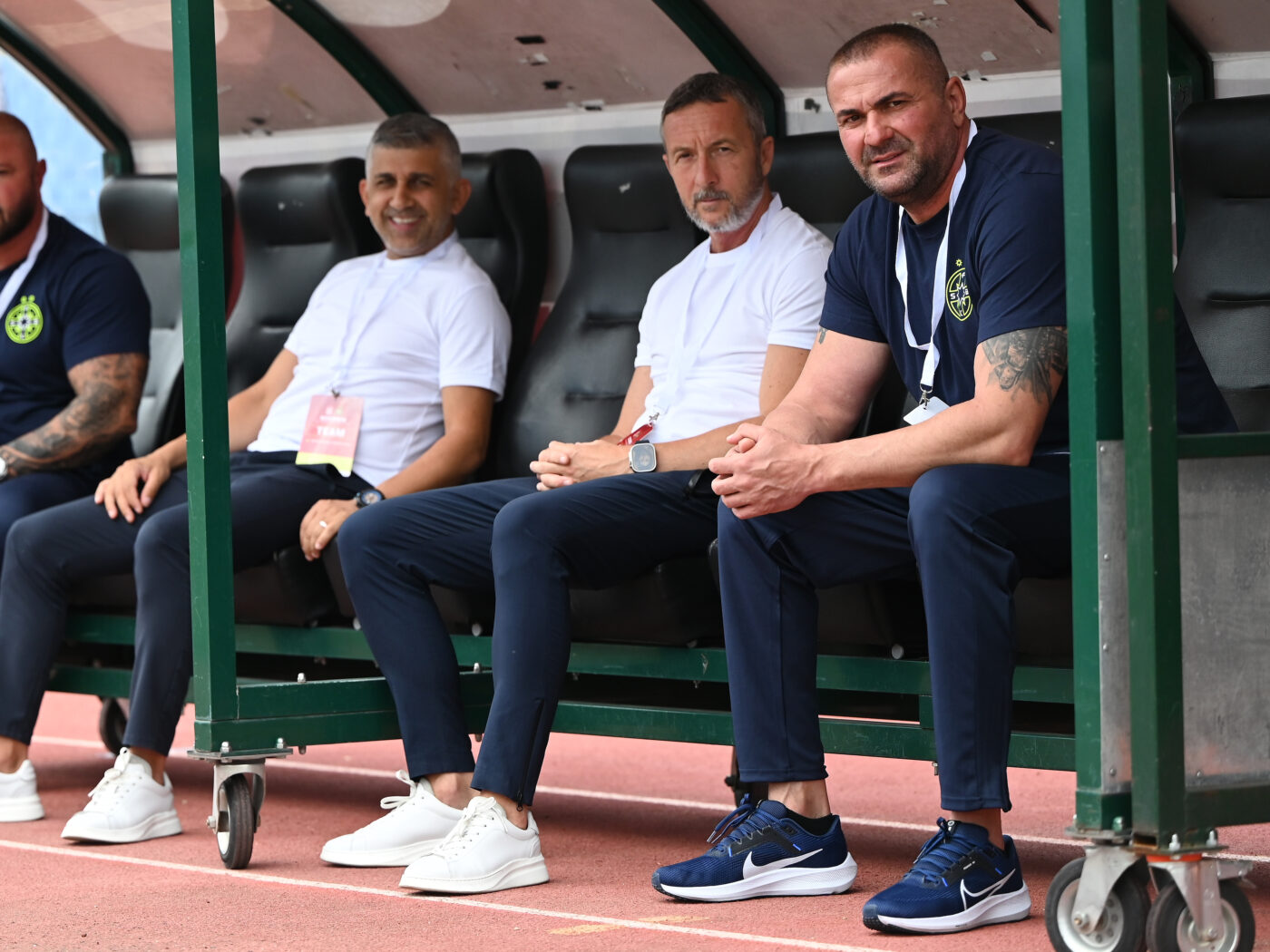 Situație ingrată pentru Meme Stoica la FCSB. Cu ce funcție e trecut în acte ca să poată sta pe marginea terenului, chiar dacă pe banca tehnică nu are voie