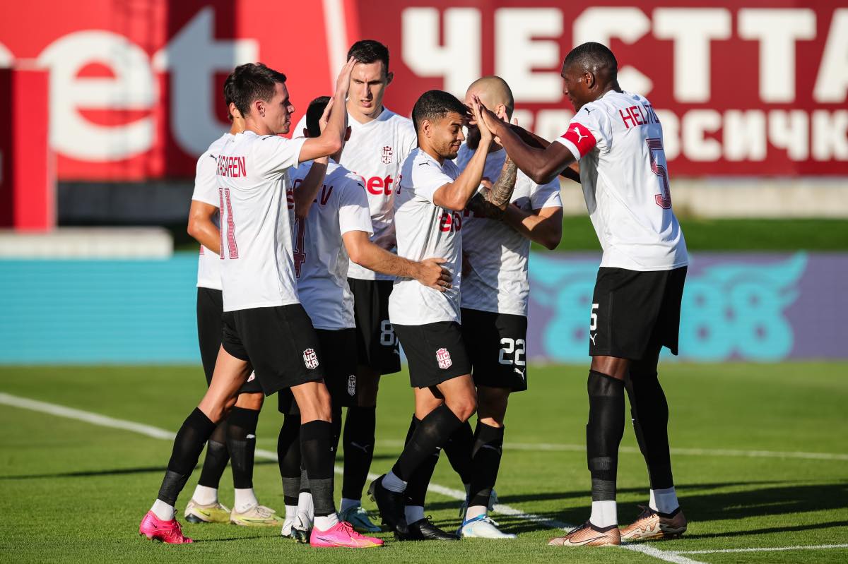 Motive de îngrijorare pentru FCSB înaintea turului cu CSKA 1948 Sofia! Bulgarii fac spectacol în campionat