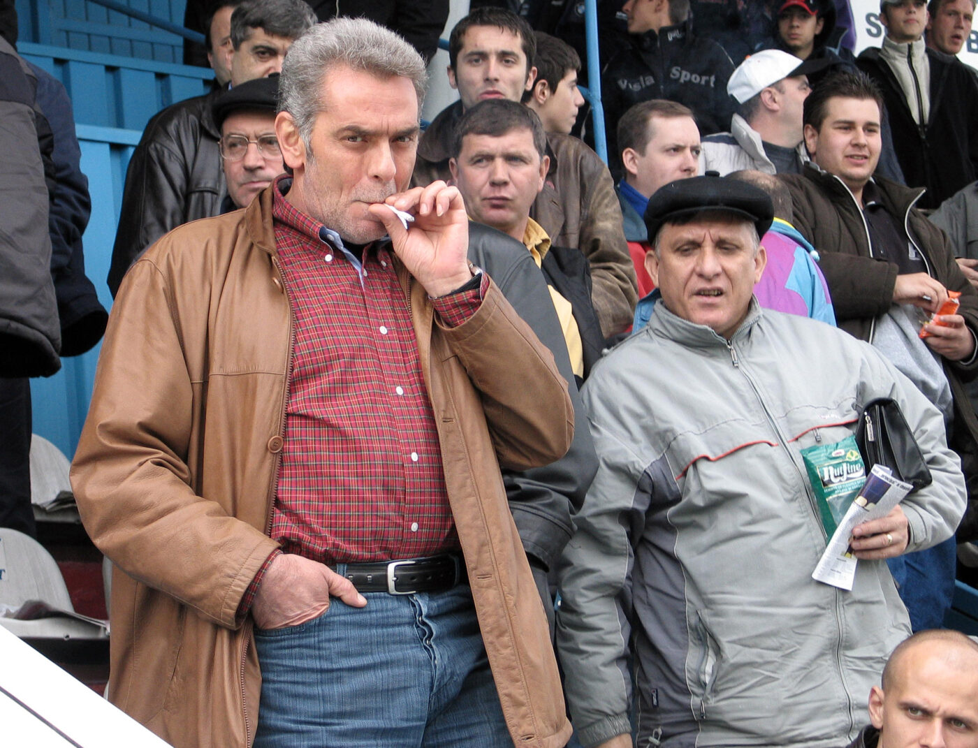 „Mi-a fost silă de mine când suporterii Brașovului au început să strige «Neculaie la pușcărie»”. Noi mărturii spectaculoase ale fostului patron de sub Tâmpa. Episodul 3: „Cine să-l fi lucrat pe Gică Popescu la achiziția hotelului Piatra Mare? Avea bani pentru asemenea investiții? N-avea! Doar pentru el și Hagi aș mai reintra în fotbal, la Farul” | FOTO&VIDEO EXCLUSIV