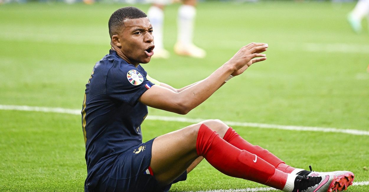 Real Madrid refuză să îl mai transfere pe Kylian Mbappe acum! Francezul a cerut 240 de milioane de euro pentru a semna cu „galacticii” în această vară