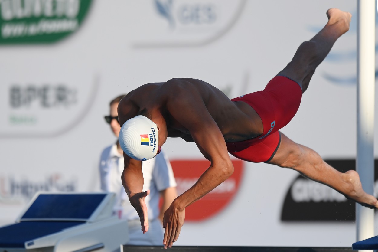 Vestea momentului pentru David Popovici. Rivalul său ratează Campionatele Mondiale de înot