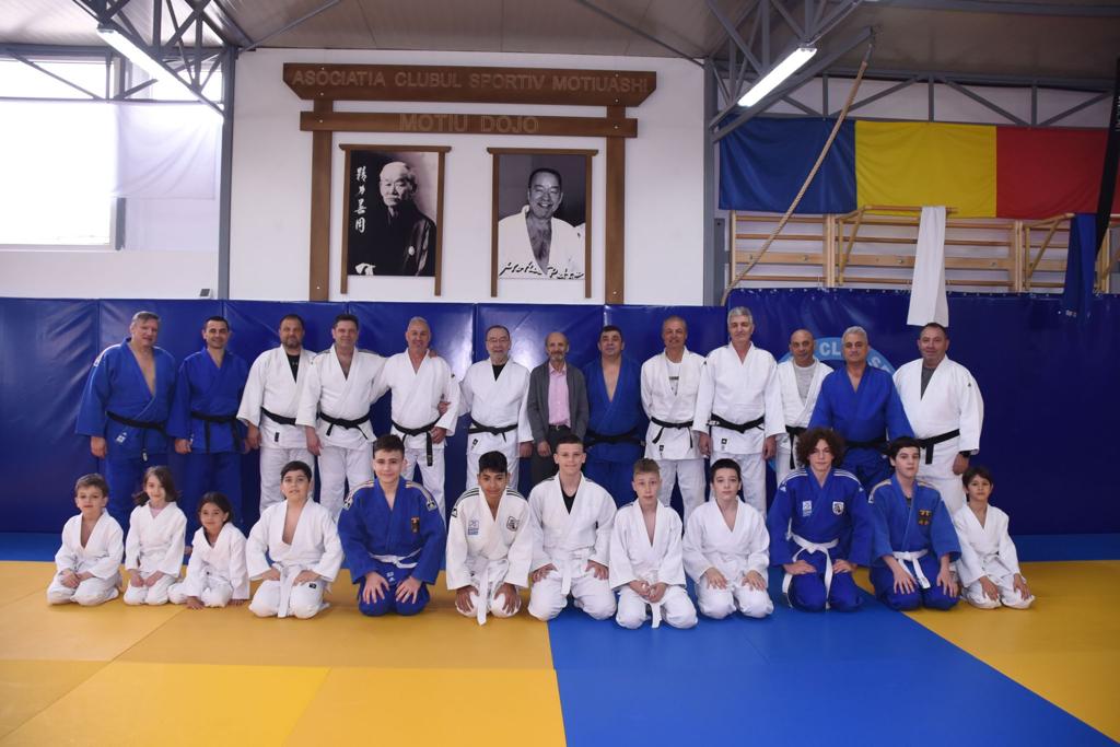 Fostul mare judoka, Adrian Szekeley, și-a deschis o sală de judo pentru copii! I-a dat numele unui celebru medic: ”Este un om special, cu o poveste aparte. A plecat din România în anii 80″ | SPECIAL