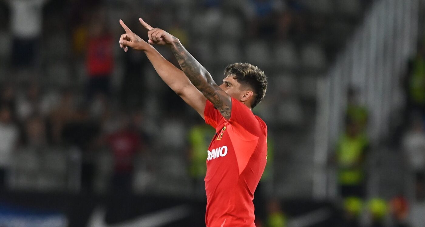 FCSB e steaua în Superligă! Roș-albaștrii s-au menajat după ce o repriză au fost „topul de pe lume”. Dinamo, atât s-a putut! Cronică de Gabriel Berceanu la FCSB-Dinamo 2-1