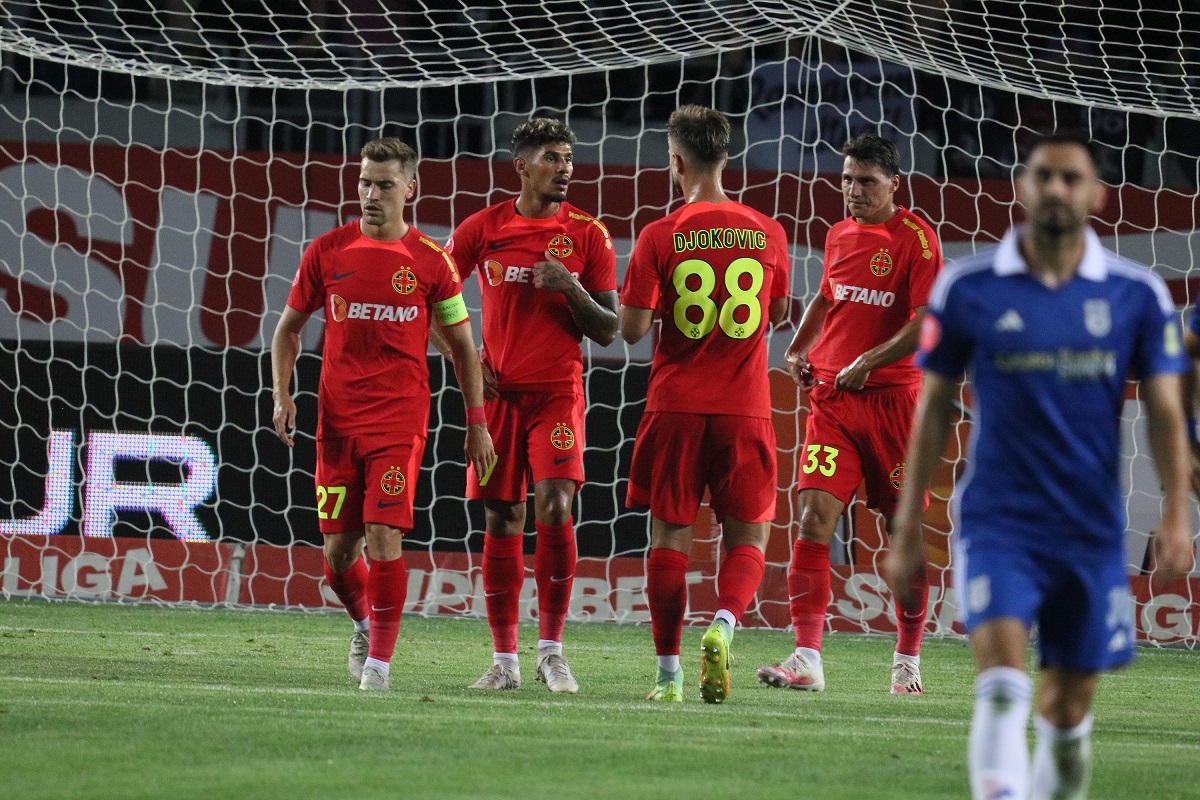 A ieșit Florinel Coman de tot din grațiile lui Gigi Becali? Detaliul care a atras atenția în timpul meciului FC U Craiova – FCSB