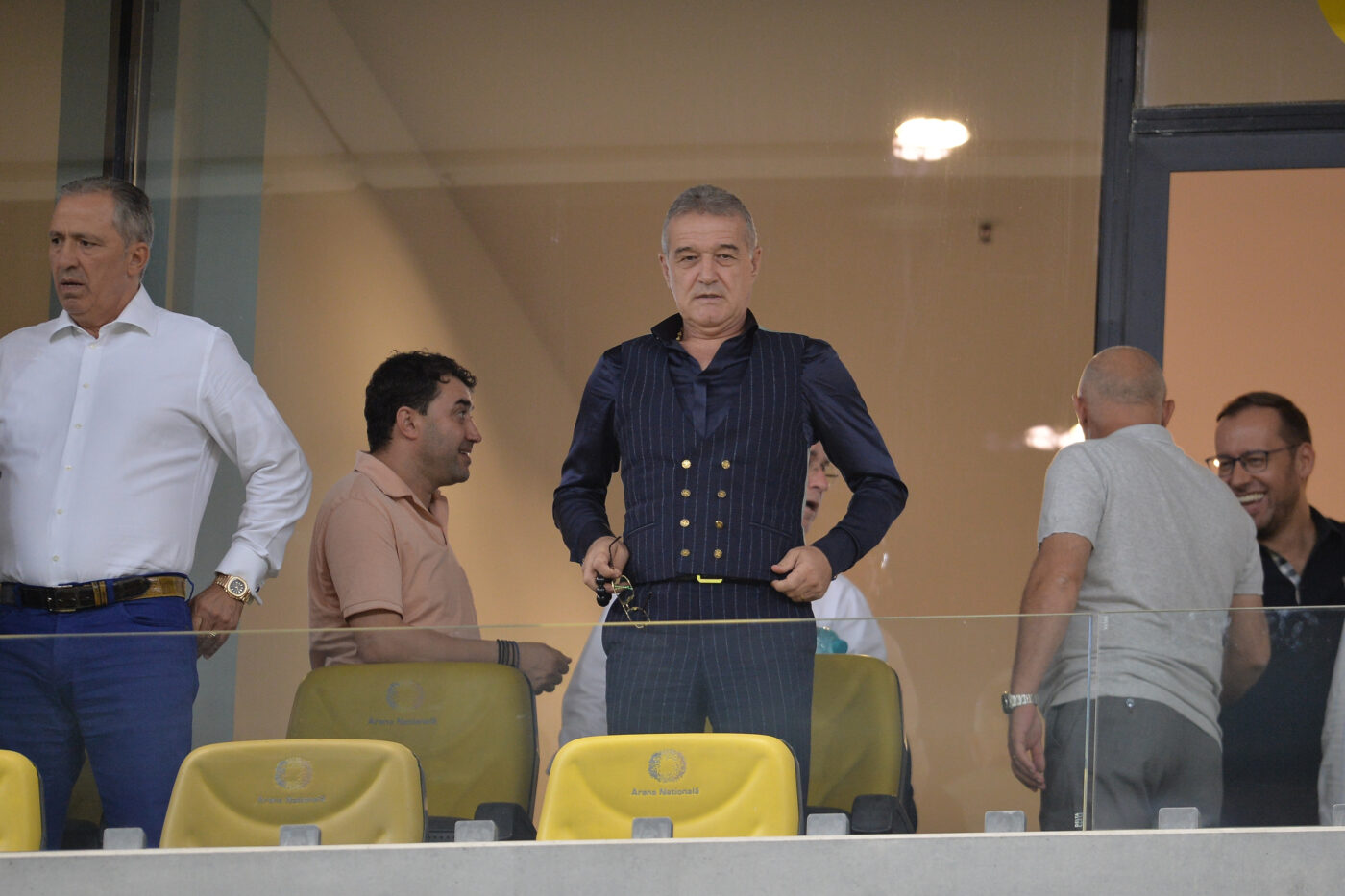 Gigi Becali, asta te așteaptă dacă vrei să o duci pe FCSB pe „Arcul de Triumf”. Cum arată gazonul cu doar câteva ore înaintea derby-ului Dinamo – Universitatea Craiova | FOTO EXCLUSIV