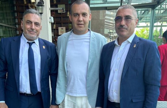 Președintele Confederației Europene de Box, grecul Ioannis Filippatos, a rămas îndrăgostit de Rmânia. „Dânsul vorbește perfect limba română deoarece a studiat la Facultatea de Medicină din Iași” | SPECIAL