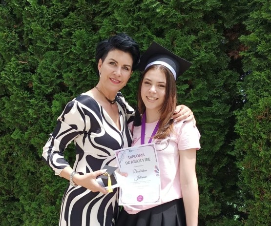 Este elevă la liceul care poartă numele tatălui ei! Julianne Duckadam a susținut examenul de admitere la liceul „Helmut Duckadam” din Clinceni | EXCLUSIV