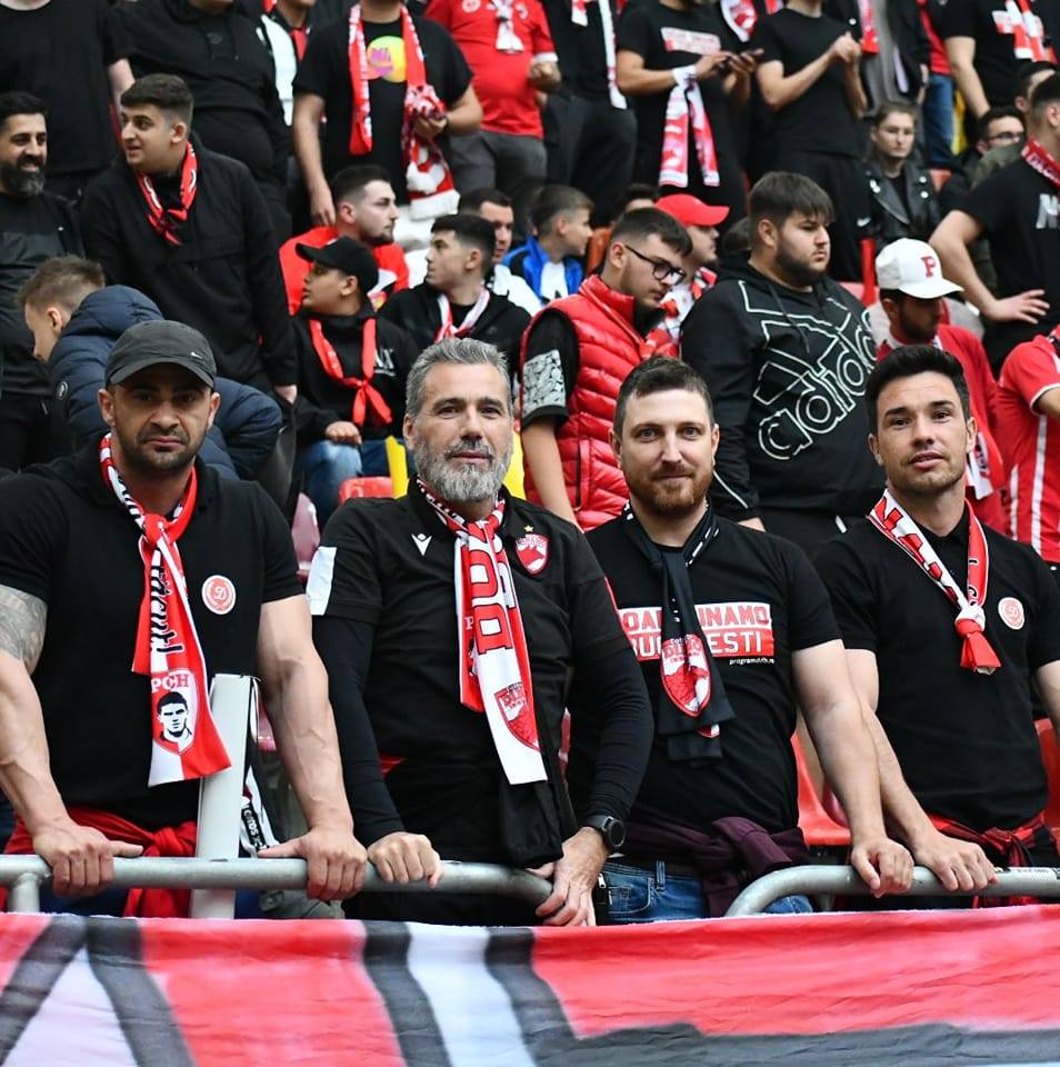 Poveste de stadion. Un stareț în peluza dinamovistă. Cum reacționează un preot, la meci, atunci când portarul echipei adverse degajează? „Mă deghizam, făceam barba mai mică, acopeream să nu mă văd. Eu poate în ziua respectivă spovedisem o sută de oameni și uite, acum, părintele nostru țipă la fotbal” | VIDEO EXCLUSIV