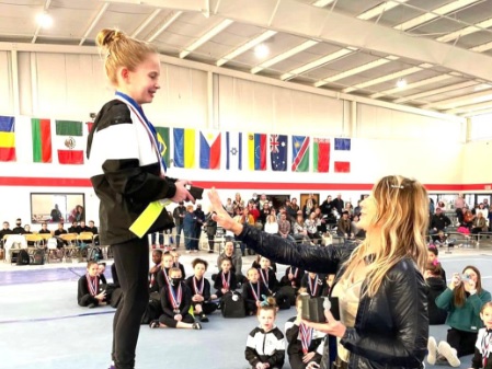 Nadia Comăneci are cea mai activă vară din ultimii ani! Se ocupă în SUA de taberele destinate copiilor care doresc să deprindă gimnastica artistică| EXCLUSIV