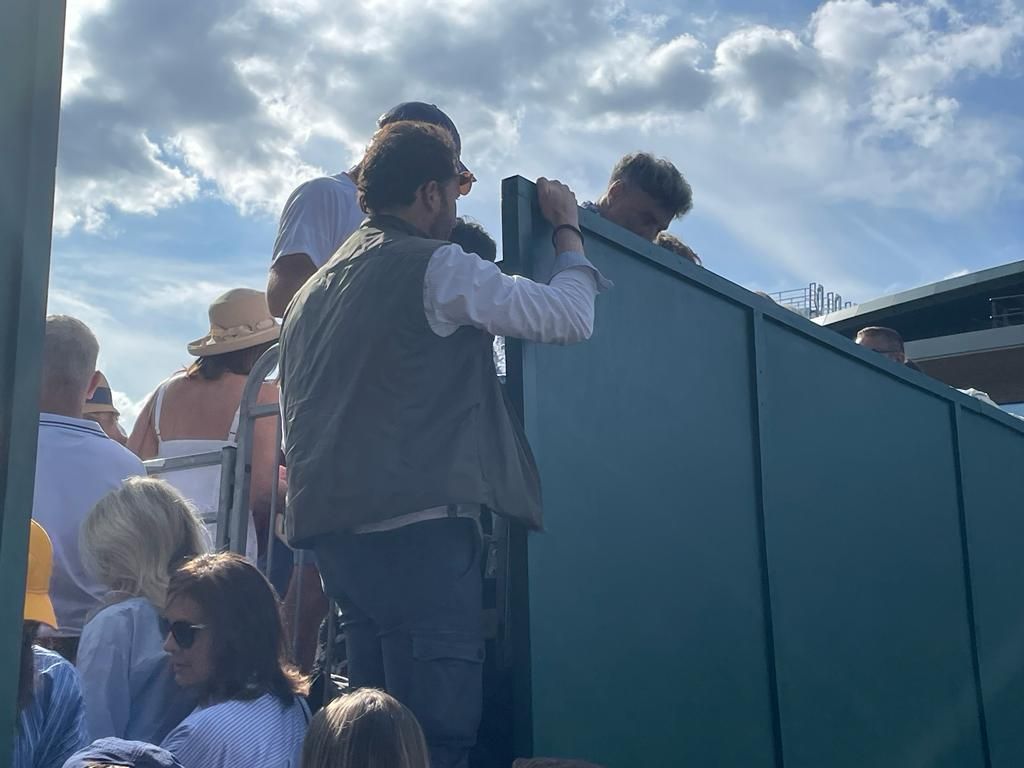 CORESPONDENȚĂ DE LA WIMBLEDON | Un român a salvat corespondența afacerii cu înghețată a familiei Soranei Cîrstea! EXCLUSIV