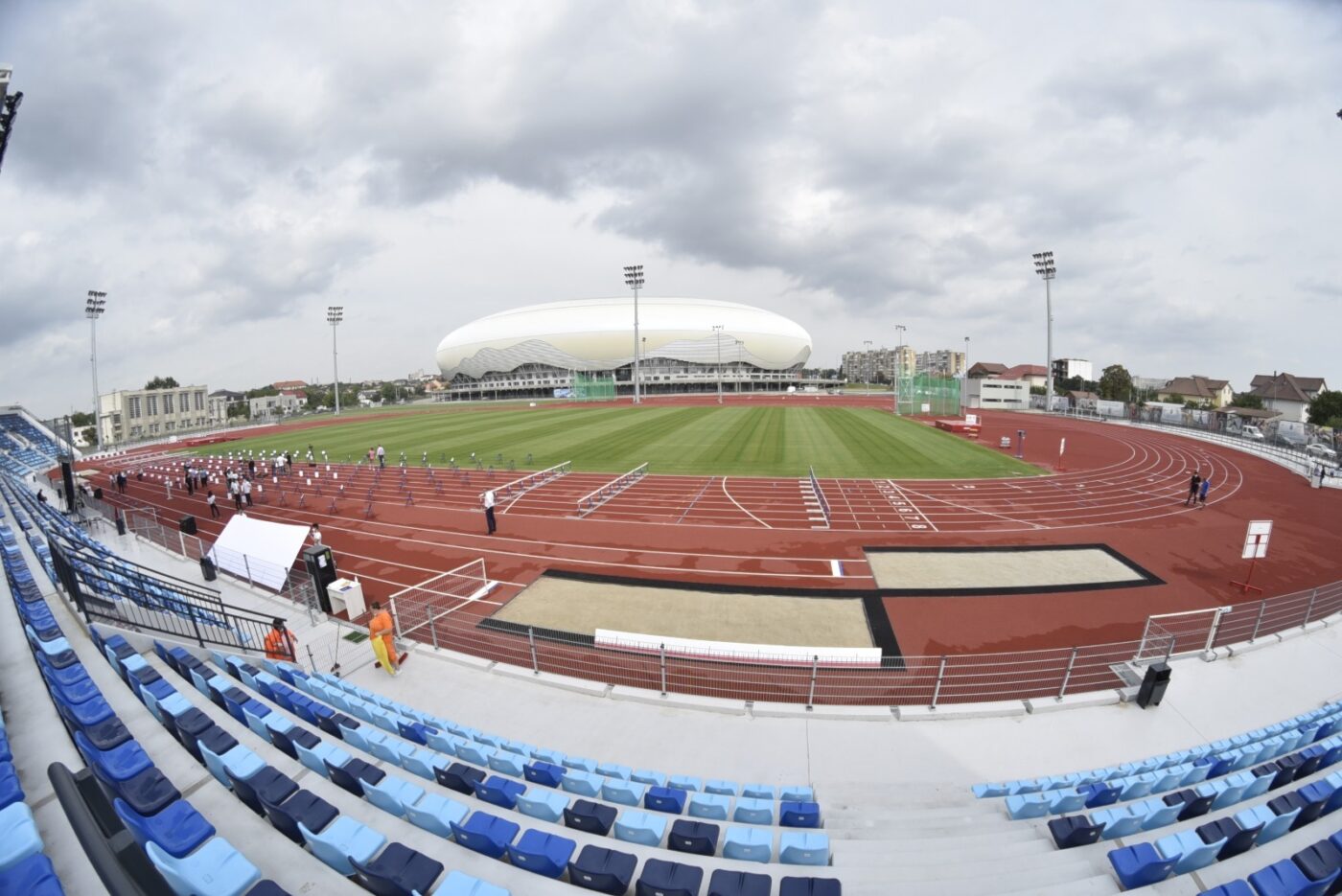 Stadionul „Nicolae Mărășescu” din Craiova ne propune în weekend un spectacol dedicat atletismului! 269 de sportivi vor fi la startul competiției | SPECIAL