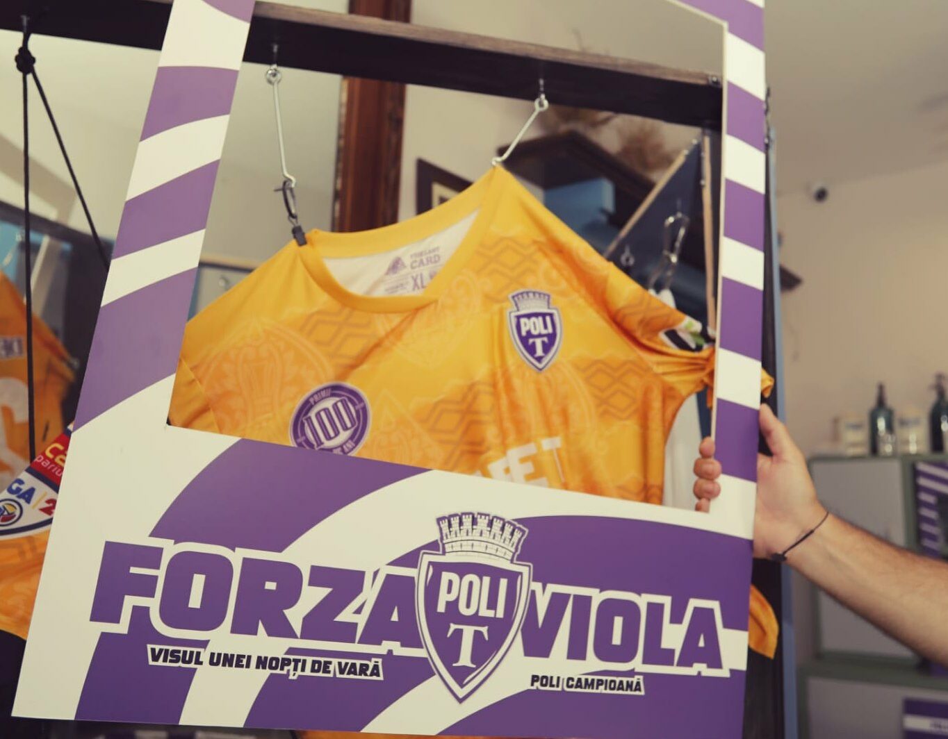EDITORIAL RADU PARASCHIVESCU | Fără patroni. În locul lor, orgoliul