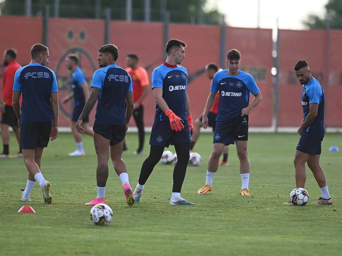 A dat o sumă uriaşă să îl transfere de la Gică Hagi, dar la FCSB pare că şi-a ratat cariera! Fotbalistul de care Gigi Becali aproape că a uitat că există: „Nu ştiu prea bine care e situația lui” | VIDEO EXCLUSIV ProSport Live