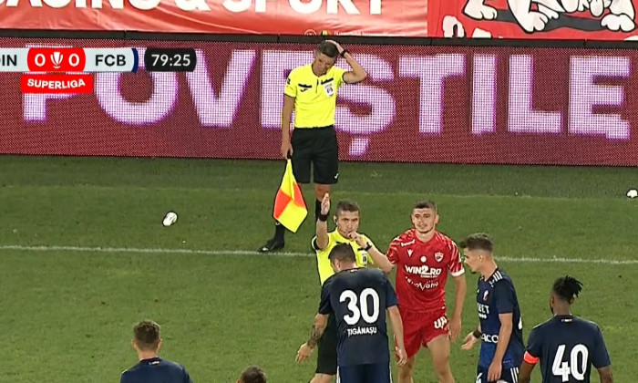 Ce amendă a primit Dinamo pentru paharul aruncat în capul arbitrului asistent!