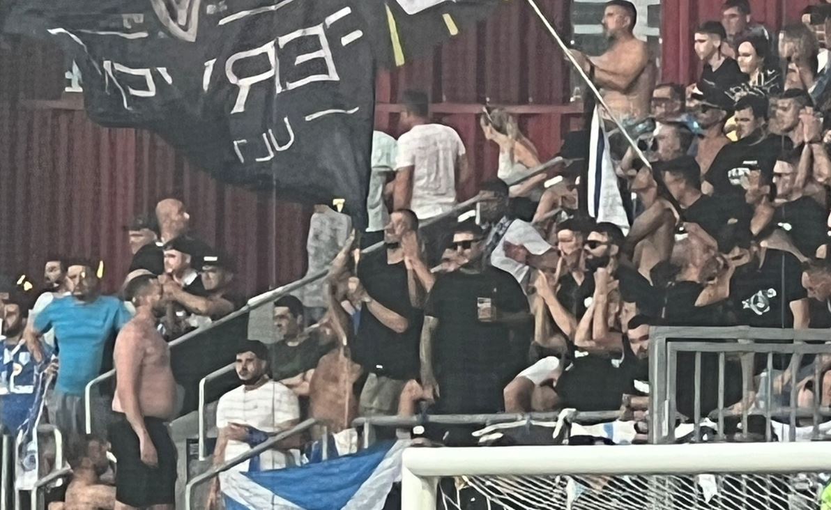 Ce trădare în lumea ultras! Apariție incredibilă în galerie la meciul Rapid – Farul: omul care a dezbinat Peluza Sud ’97 s-a făcut „rechin” peste noapte