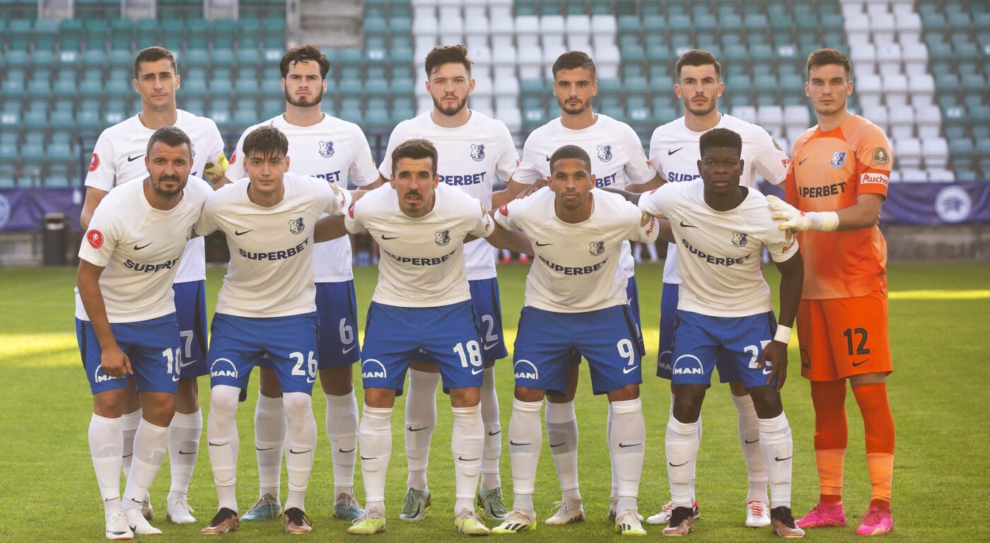 Cine va transmite la TV meciul Farul Constanța – HJK Helsinki, din play-off-ul Conference League! E o mare surpriză: face parte dintr-un celebru trust, cu milioane de abonați, dar nu este principalul post al stației!