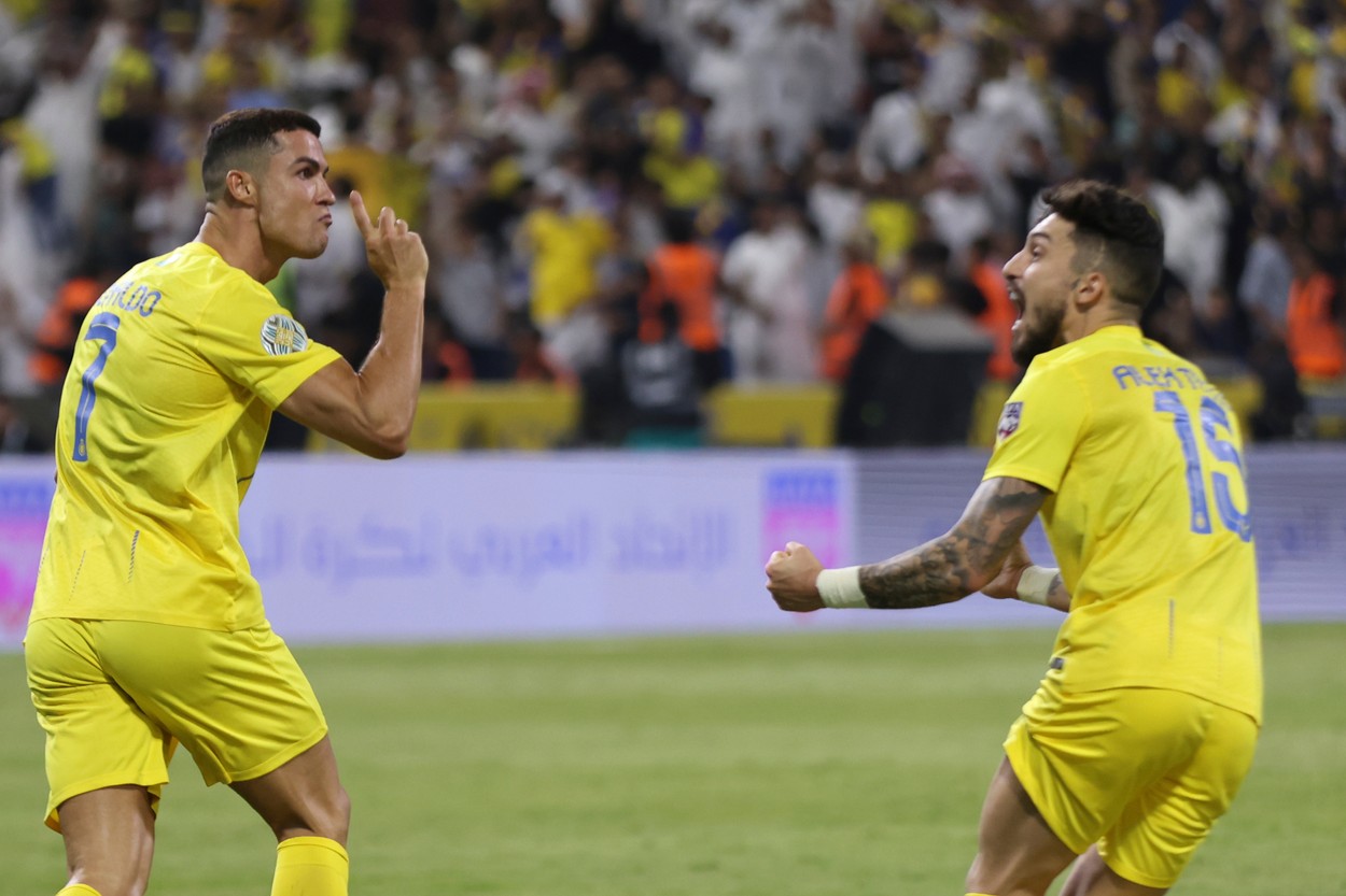 Cristiano Ronaldo a câștigat primul trofeu cu Al-Nassr după o evoluție magistrală! A marcat ambele goluri ale echipei sale contra marii rivale, dar bucuria i-a fost umbrită după ce a părăsit terenul accidentat! | VIDEO