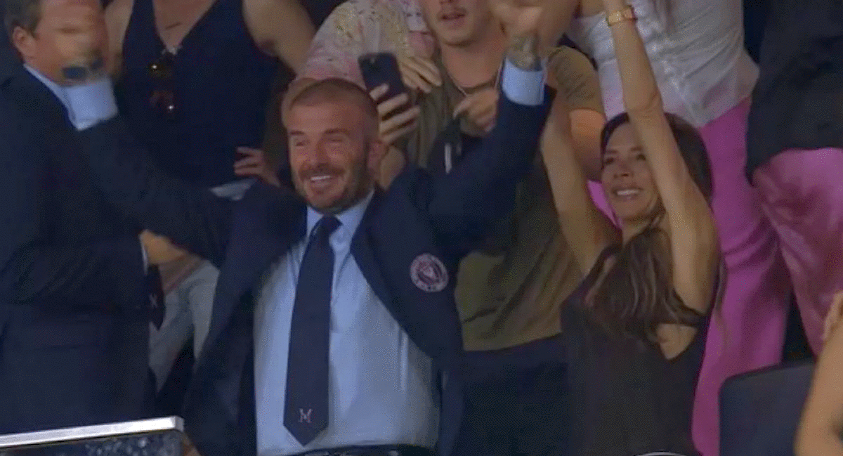 David Beckham și soția lui, Victoria, cum nu au mai fost văzuți până acum! Emoționați până la lacrimi după ce Inter Miami a câștigat primul trofeu din istorie | VIDEO