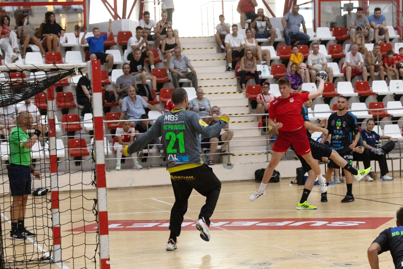Dinamo a trecut la un alt nivel și a schimbat sponsorul tehnic! Un gigant din Germania îi va „îmbrăca”pe jucători | EXCLUSIV