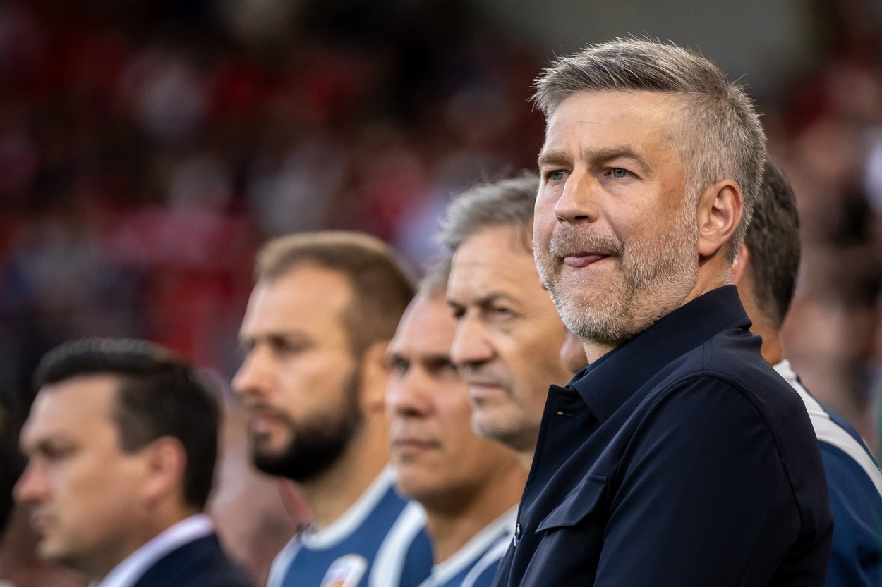 Edi Iordănescu, schimb de experiență cu unul dintre cei mai în vogă antrenori din lume! Selecționerul României a făcut o vizită la baza de pregătire a unui club important din Premier League