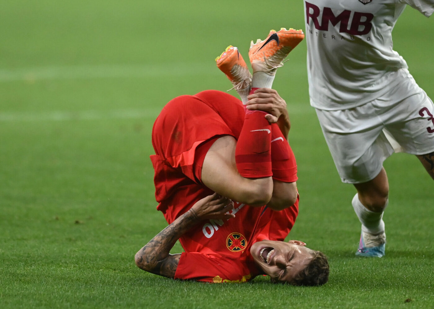 Tavi Popescu a atins cel mai de jos punct al prăpastiei carierei sale: Meme Stoica, protectorul său, îl atacă în direct la TV! „Aş vrea să ştiu ce se întâmplă cu el”