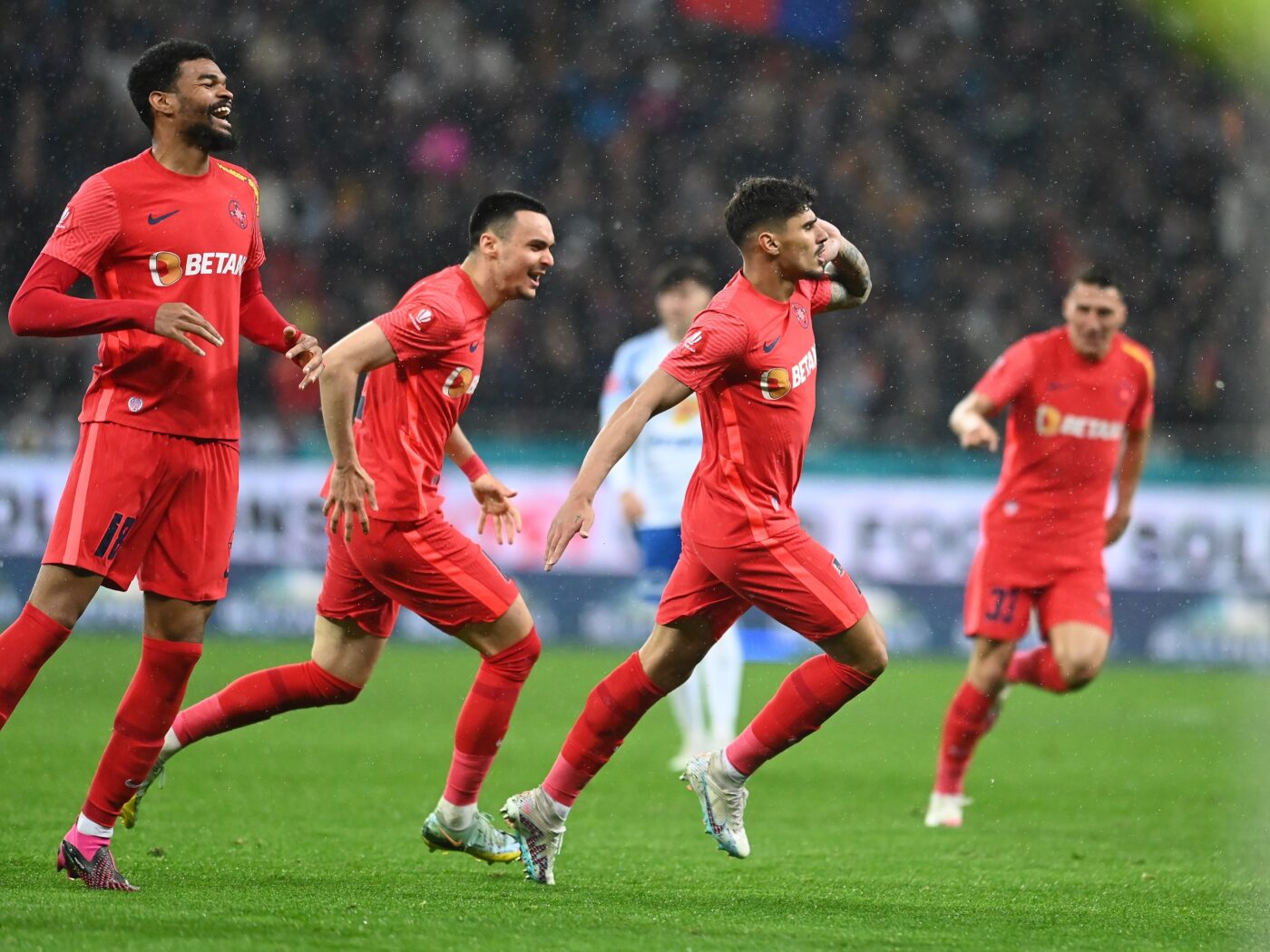 Anunț făcut târziu în noapte de Elias Charalambous despre plecările lui Malcom Edjouma și Adrian Șut de la FCSB, imediat după calificarea cu CSKA 1948 Sofia!