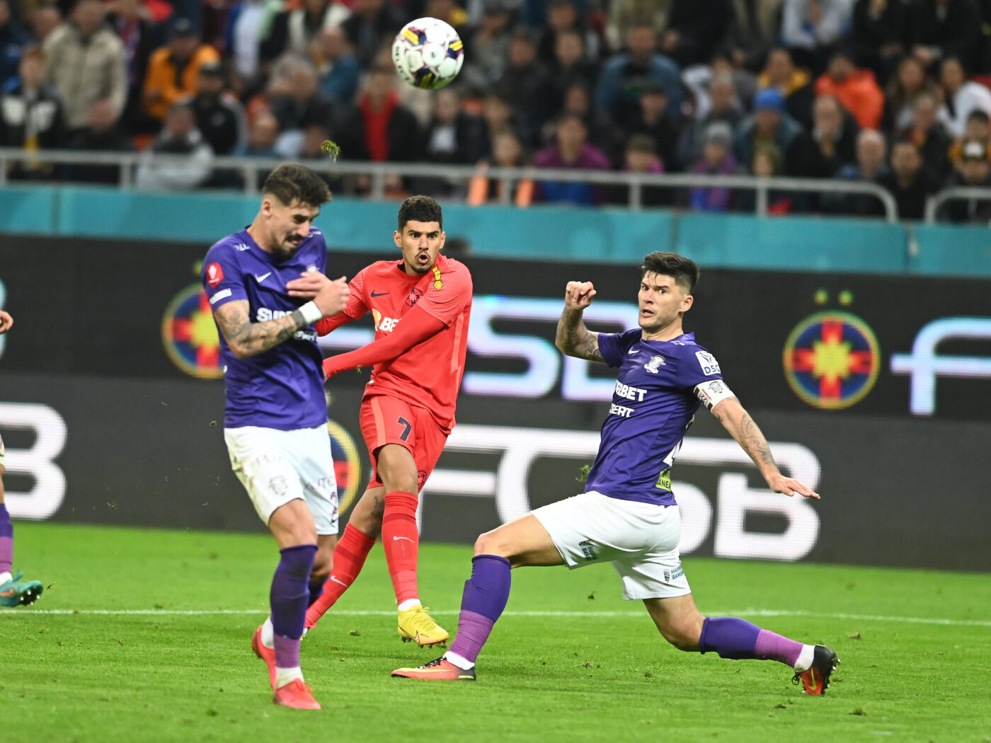 FCSB – Rapid 0-0, Live Video Online, în etapa a 15-a din Superliga | Se joacă pe contre! Ocazii uriașe pentru cele două echipe bucureștene