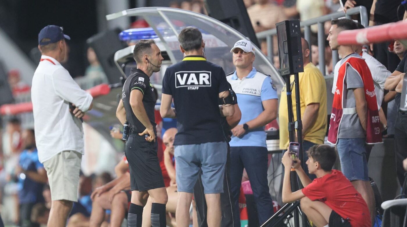 FCSB cere desecretizarea discuției dintre George Găman și Szabolcs Kovacs, din cabina VAR, de la faza penalty-ului controversat din meciul cu UTA! „Are ceva de ascuns dacă nu face asta”
