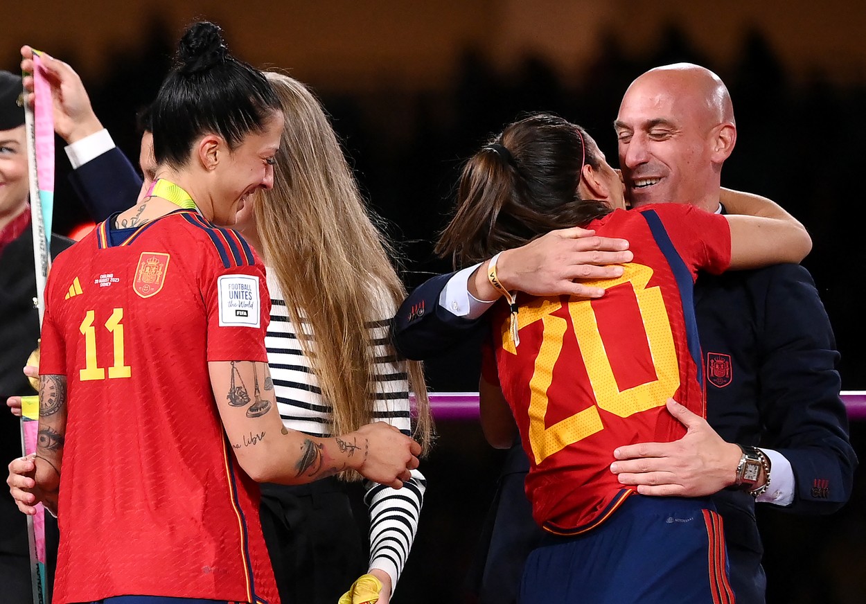 FIFA, măsuri dure împotriva lui Luis Rubiales! Președintele Federației Spaniole, suspendat! Ce interdicție a primit după ce a sărutat-o pe Jennifer Hermoso