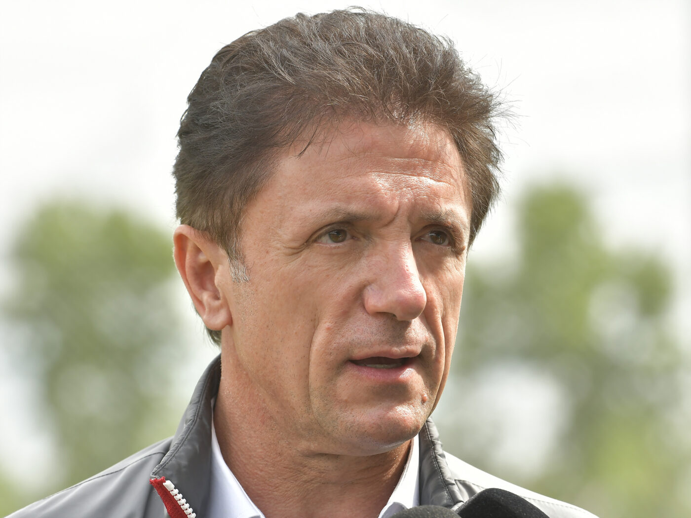 Gică Popescu, reacție dură în haosul care precede meciul Dinamo – Farul: „Nici la județeană nu se întâmplă așa ceva! Nu ai stadion, de ce mai joci?”. „Baciul” a propus ca partida să se joace la Ovidiu