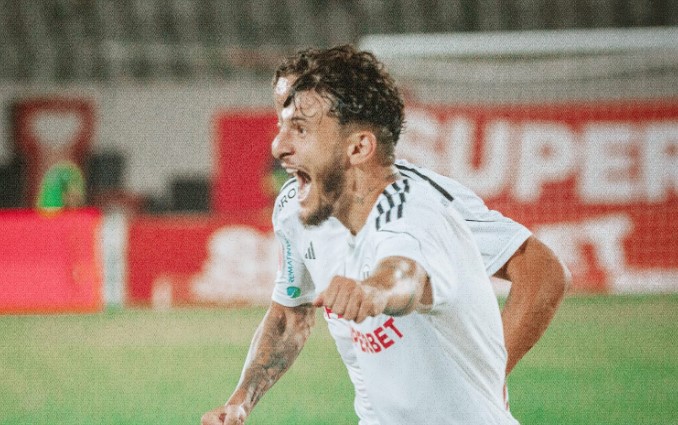 Ianis Stoica, cu picioarele pe pământ după ce nu mai marcase de mai bine de un an. Ce spune de reușitele sale din derby-ul U Cluj – CFR 3-4: „N-am făcut nimic. Ce? Am dat două goluri și după iar nu dau?”