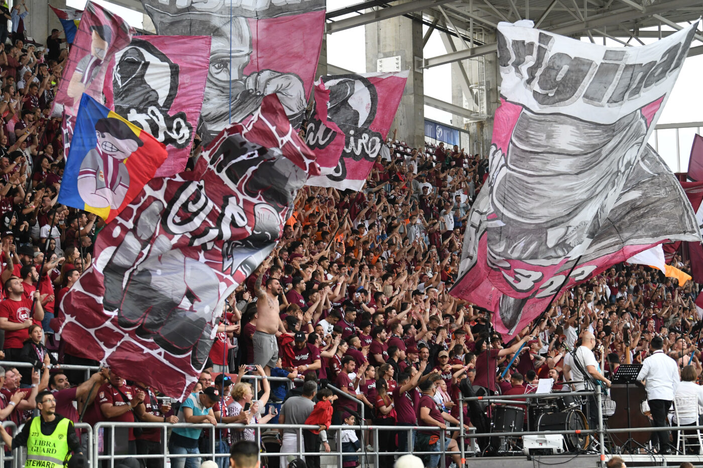 Liderul de galerie al Rapidului anunță câte bilete au primit giuleștenii pentru derby-ul cu CSA: „Cu siguranță vor fi rapidiști și la tribuna 1 și 2, n-am cum să-i opresc! Prezența noastră e mai importantă decât orice”