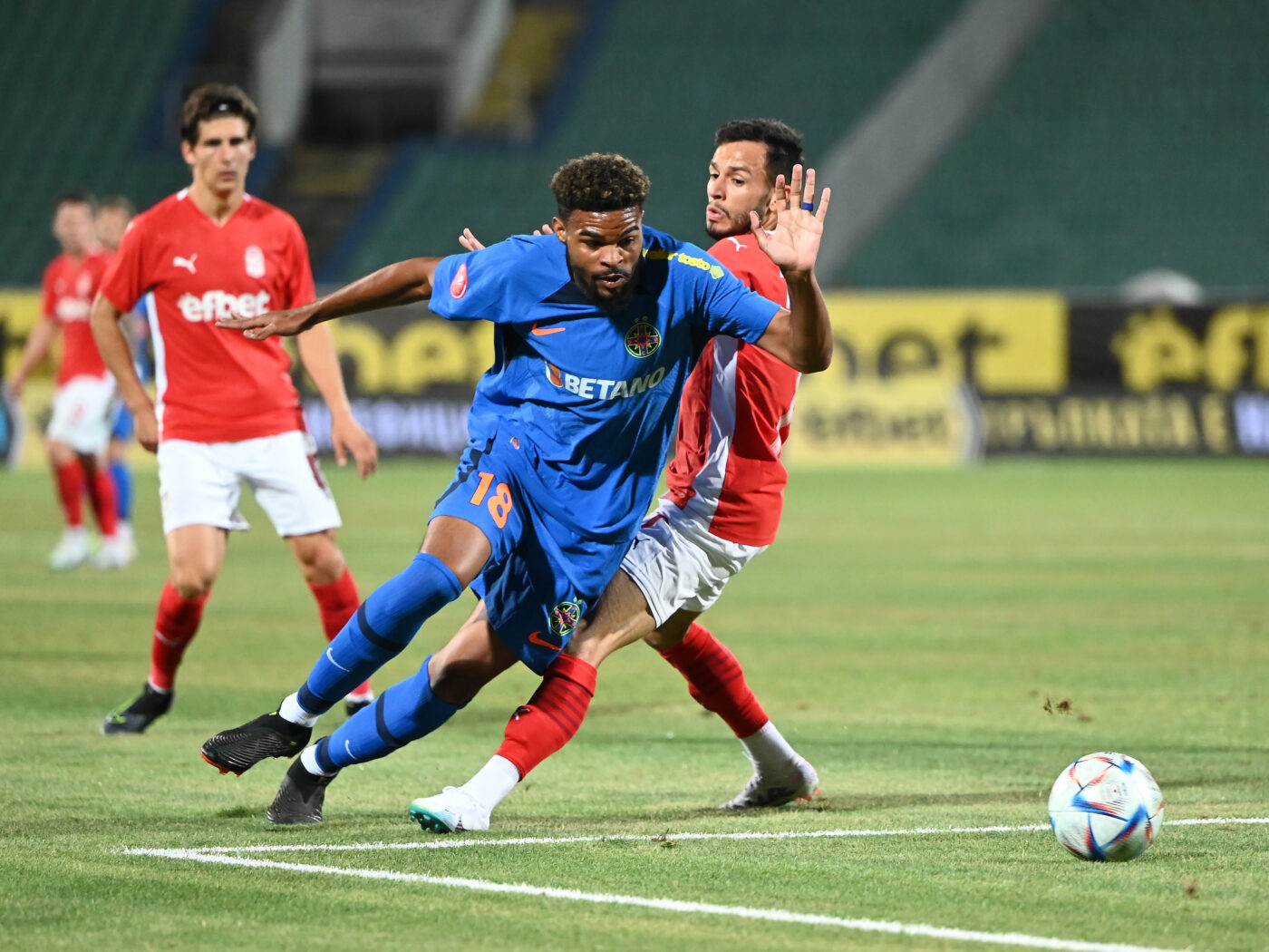 Malcom Edjouma a plecat de la FCSB și azi ajunge la Bari să semneze! Avem toate detaliile transferului fotbalistului: ce sumă a primit, până la urmă, Gigi Becali | EXCLUSIV