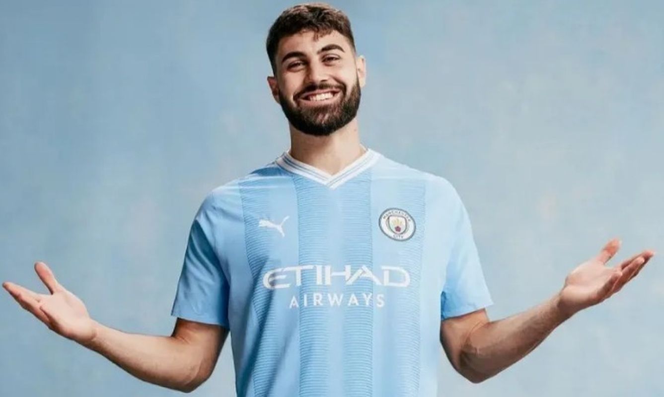 Guardiola a adus la Manchester City cel mai scump fundaș din istoria fotbalului. 90 de milioane de euro pentru un jucător de 21 de ani care visa să joace la Liverpool