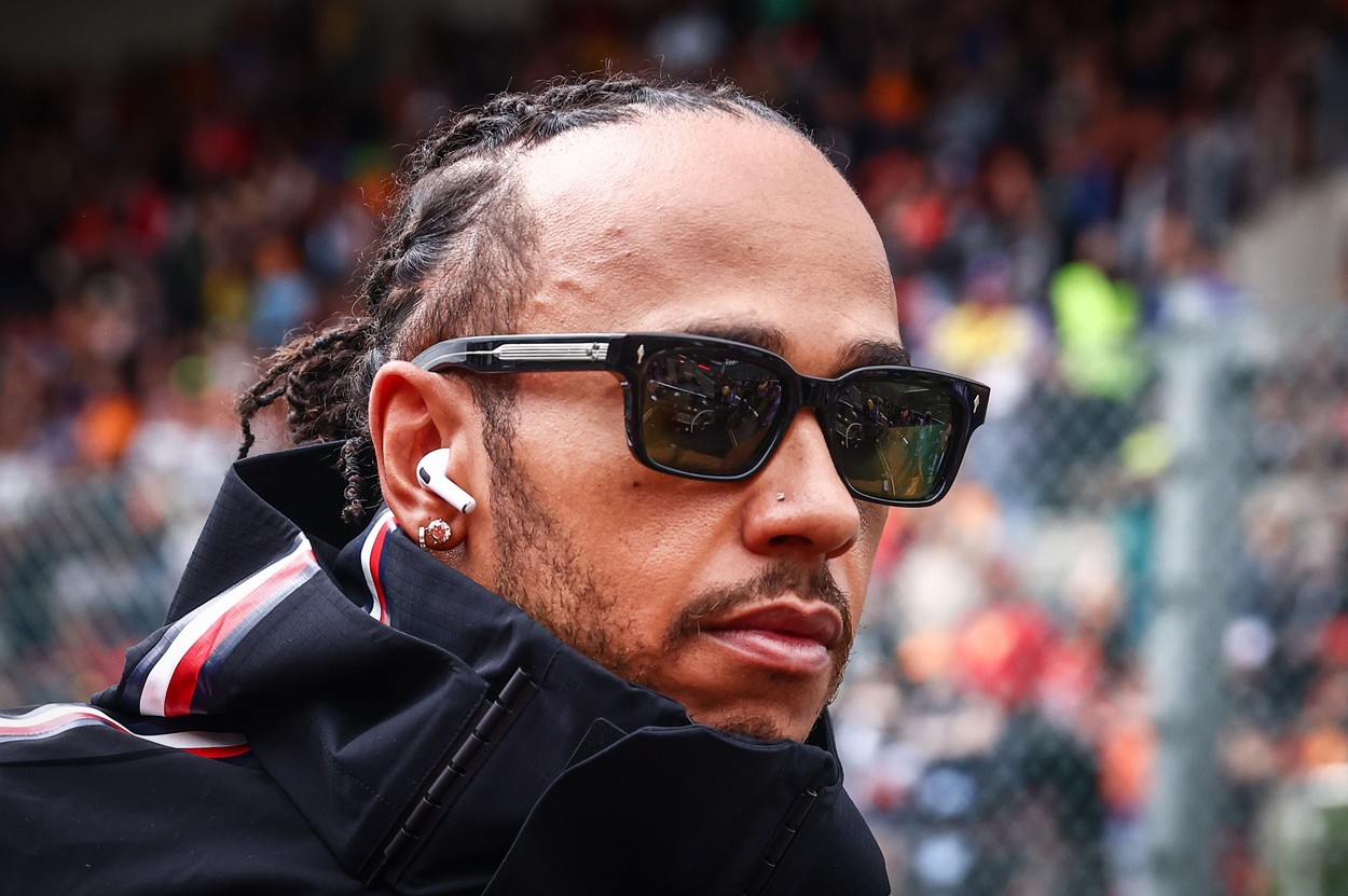 Mașina de 10 milioane de euro a lui Lewis Hamilton, făcută praf într-un accident! Cum arată bolidul vândut de pilotul britanic