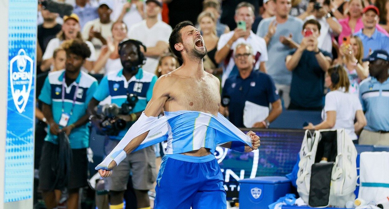 Reacția sponsorului tehnic al lui Novak Djokovic, după ce sârbul și-a rupt tricoul când l-a învins pe Carlos Alcaraz la Cincinnati: „A meritat!” VIDEO