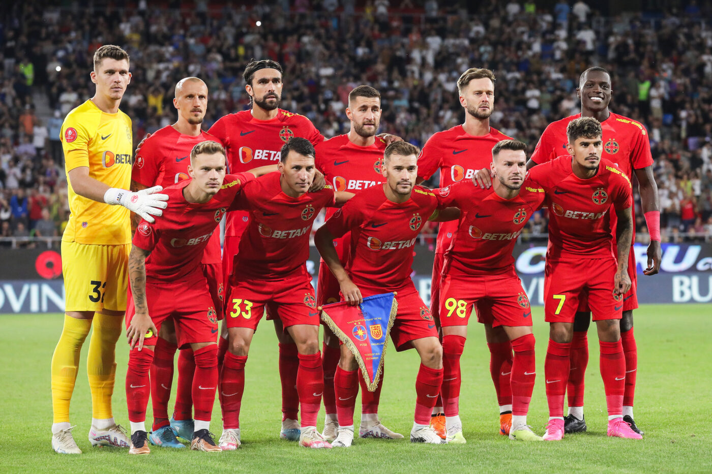 O vedetă de la FCSB a intrat în colimatorul lui Gigi Becali şi e pe făraş: „Eu mă întorc, că sunt blat! Ce fel de fotbalist eşti?”