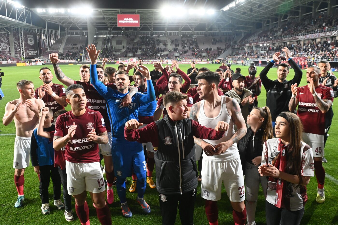 Primul fotbalist pe care Cristiano Bergodi l-a dat afară din echipă la meciul Rapid – Petrolul 0-2! Scandalul din vestiar pe care italianul l-a taxat imediat: veteranul și-a pierdut locul în echipă