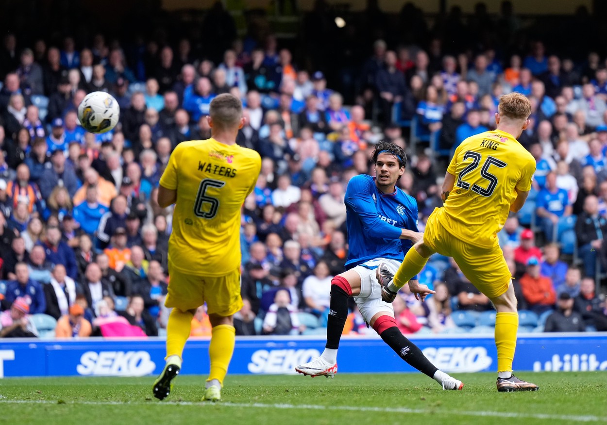 Rangers joacă dur în transferul lui Ianis Hagi: ce preț i-au stabilit scoțienii