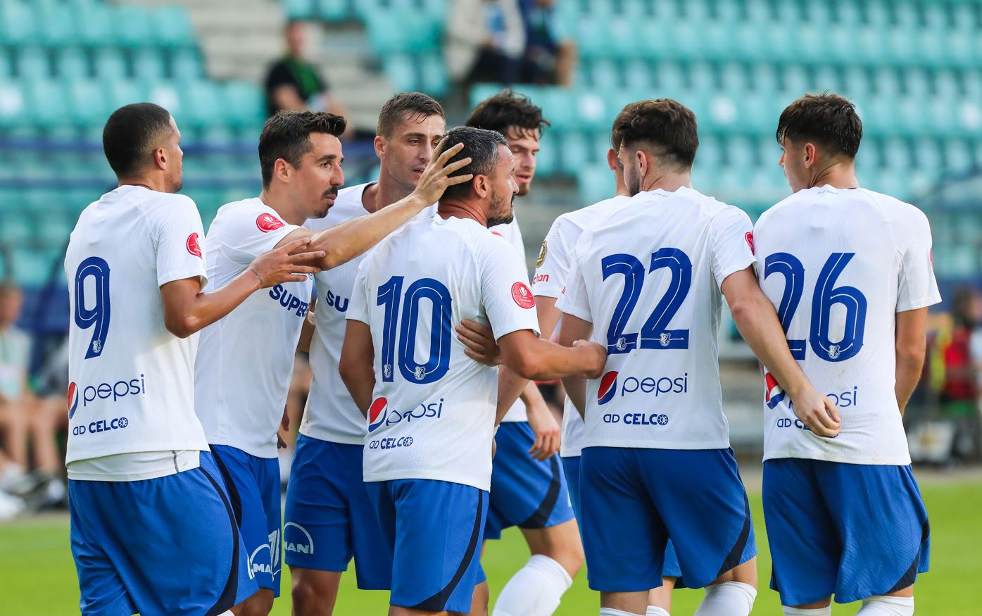 Semnal de alarmă pentru fundașii Farului Constanța, înainte de play-off-ul Conference League! HJK Helsinki și-a spulberat o rivală în campionat, iar un atacant sârb a marcat o triplă