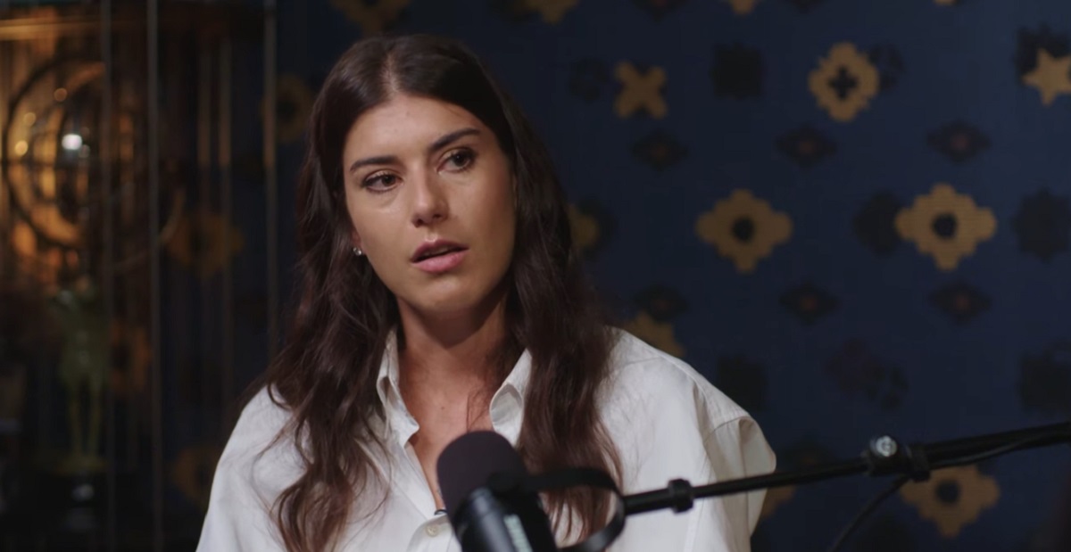 Sorana Cîrstea le răspunde celor care au atacat-o și critică dur noile tendințe mondiale: „Se încearcă să gândim toți la fel! Astea sunt valori normale: domnii la cămașă, nu pe telefoane!”