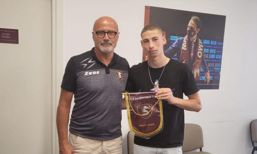 Transferul momentului pentru un fotbalist român. Puștiul de 18 ani a semnat pe 3 ani cu un club din Serie A