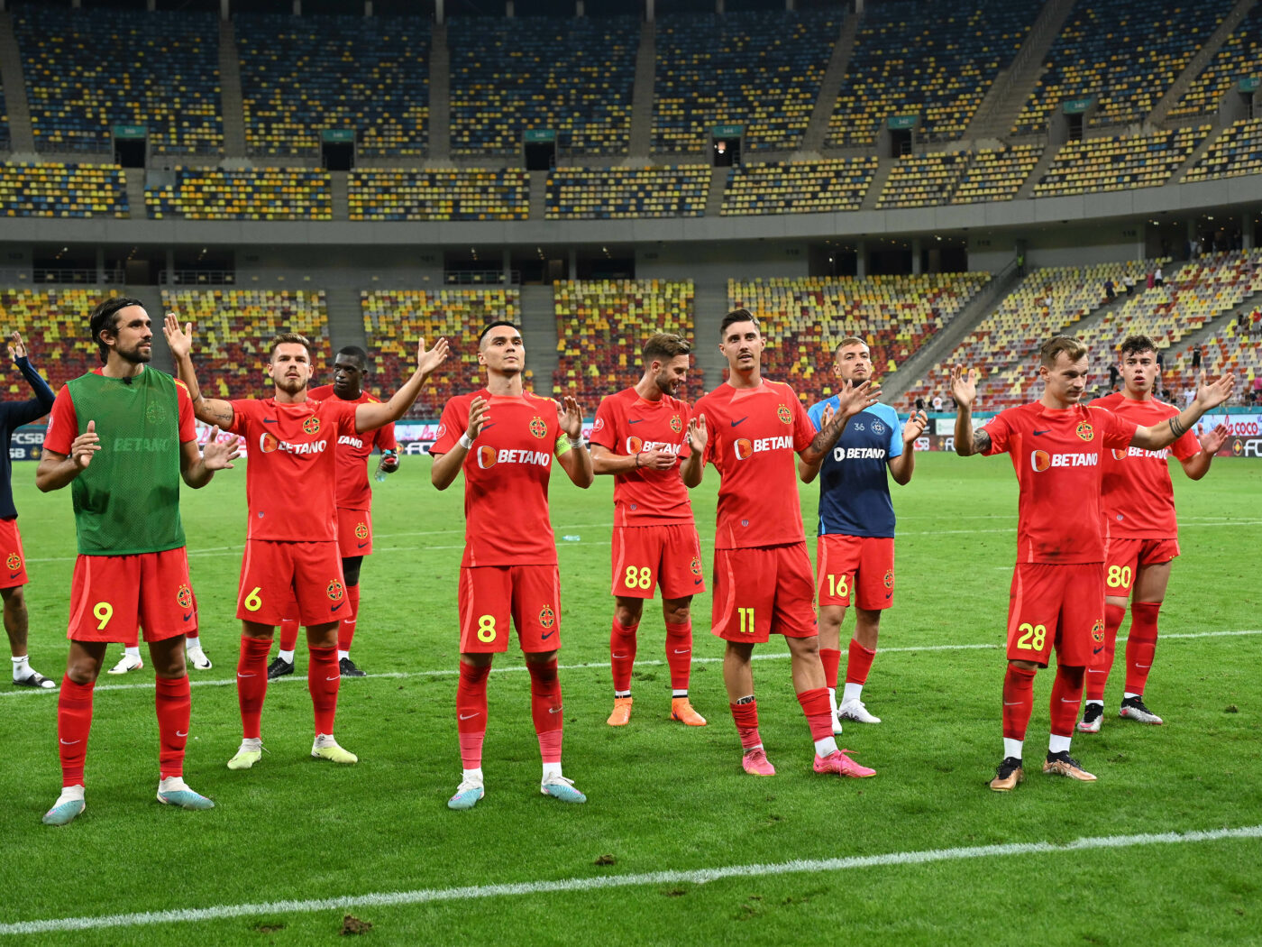 Doi fotbaliști de top de la FCSB au fost măcinați de comportamentul despotic al lui Gigi Becali! „I-a pus în cap, uită-te la el!”. VIDEO