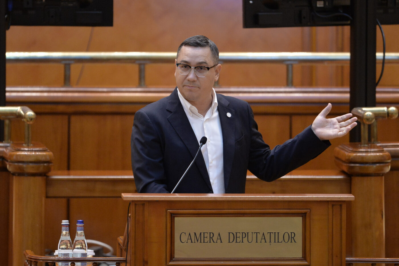 Victor Ponta îl distruge pe Florin Talpan, după ce FCSB a revenit în Ghencea: „Stadionul a fost sechestrat de un bugetar îmbrăcat în uniformă de militar, care plângea pe la showuri televizate”