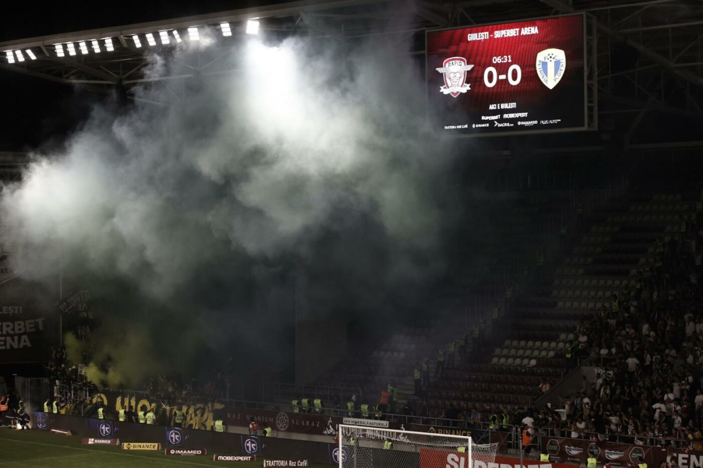 Rapid – Petrolul 0-0, Live Video Online, în etapa a 5-a din Superliga. Meciul a fost oprit cinci minute din cauza torțelor!