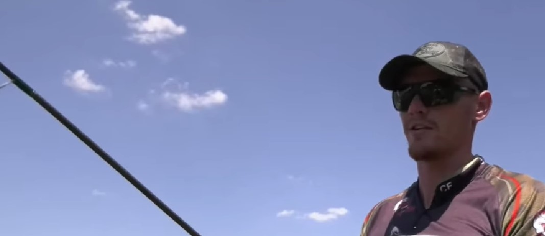 Ce face Cătălin Chirilă când nu este la antrenamentele de kaiac-canoe? „Simt nevoia să plec cu barca mea pe luciul apei și la pescuit”. Captură-record pe Lacul Snagov | VIDEO EXCLUSIV DRUMUL SPRE PARIS