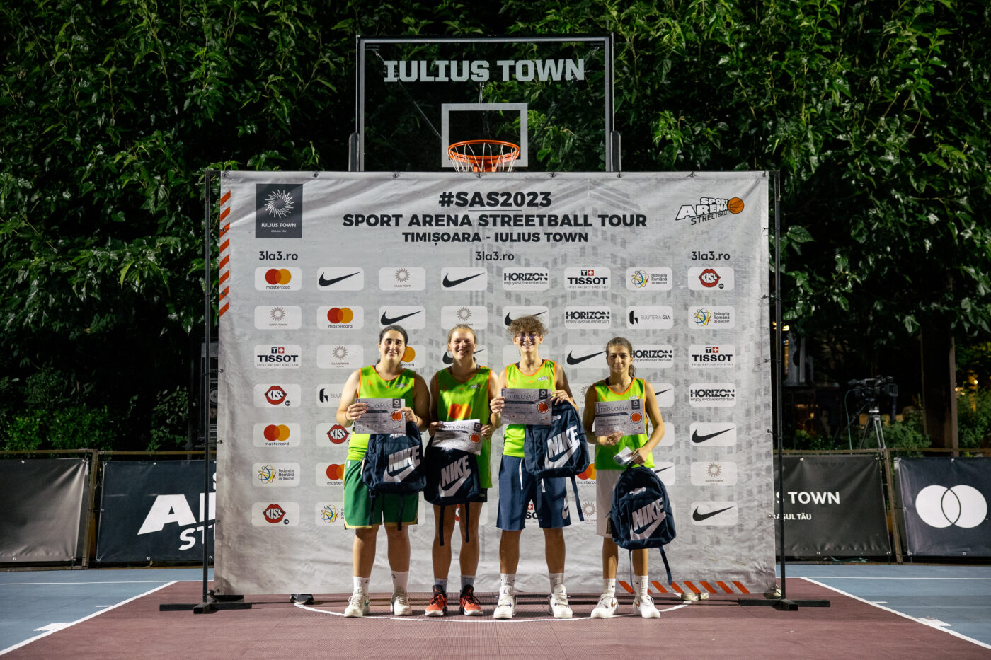Fetele din Constanța campioane la Sport Arena Streetball Timișoara după 13 ore în tren. Au fost susținute din tribune de Simona Amânar! FOTO