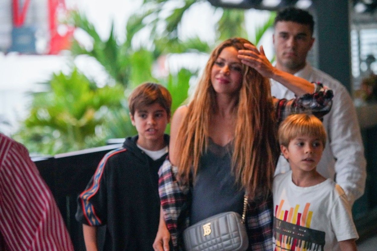 Shakira și Pique au decis să îngroape securea războiului de dragul copiilor, la un de la despărțirea cu scandal. Cum au reușit să cadă la pace