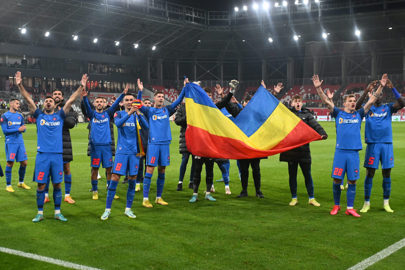 Gigi Becali joacă la cacealma?! Antrenorul din Superliga l-a dat de gol și a dezvăluit că vrea să-i ia fotbalistul de la FCSB: „Eu am vorbit cu jucătorul”