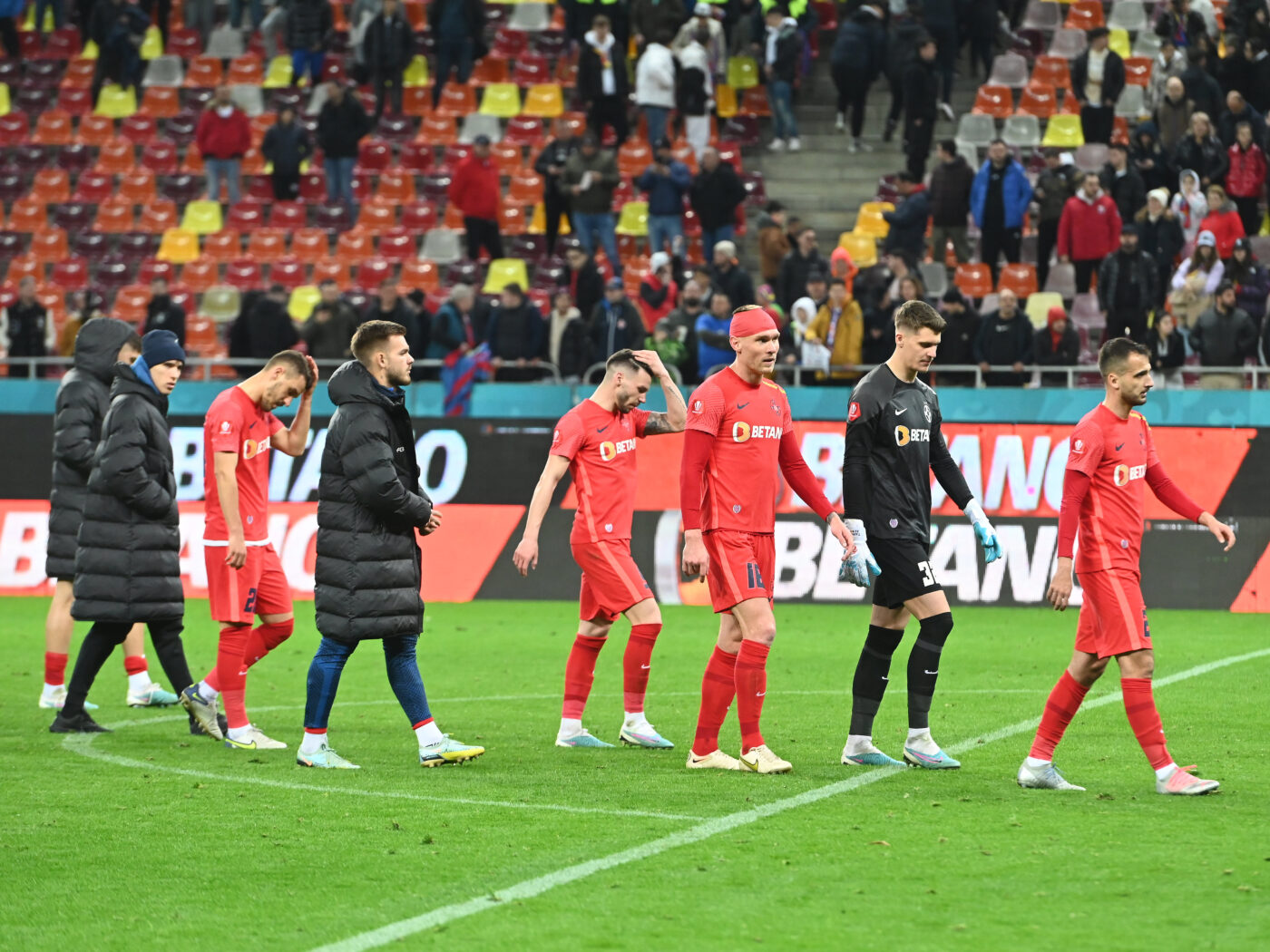 Fotbalistul dat afară de Gigi Becali la FCSB e într-o situație disperată la noua echipă! Internaționalul luptă pentru evitarea retrogradării